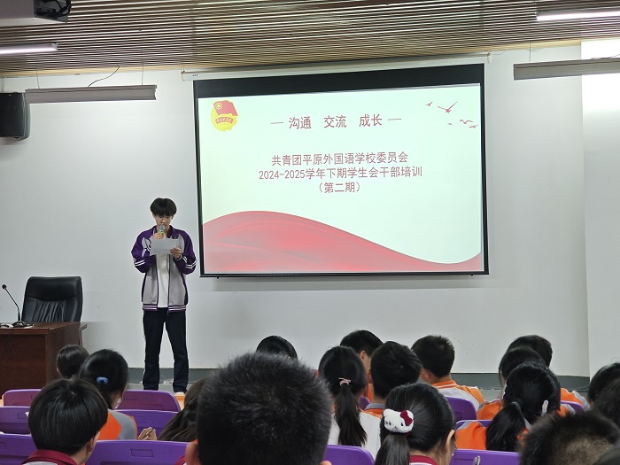 图3：高二纪律部部长胡梦勃经验分享.jpg